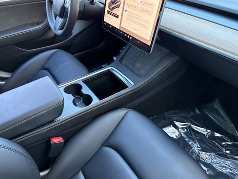 Used 2023 Tesla Model 3 Standard Range image 25