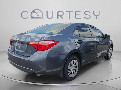 Used 2018 Toyota Corolla LE FWD image 3