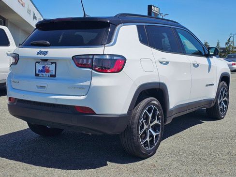 Certified 2025 Jeep Compass Limited AWD/4WD image 3