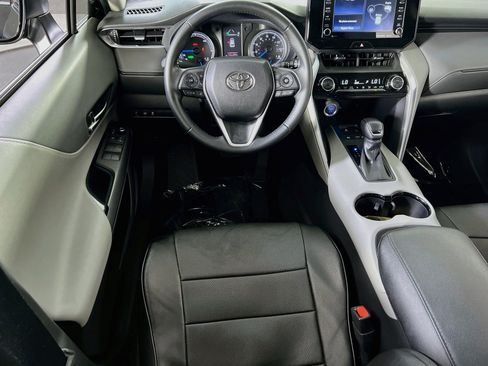 Used 2022 Toyota Venza LE AWD/4WD image 20