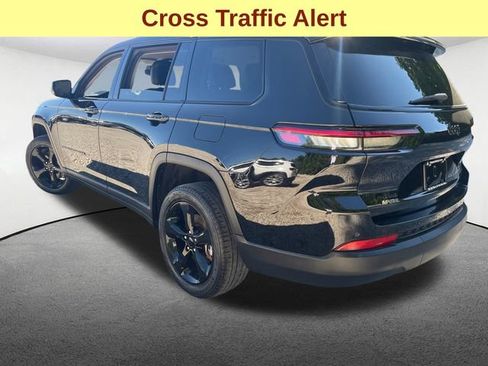 Used 2023 Jeep Grand Cherokee L Limited w/ Black Appearance Package AWD/4WD image 11