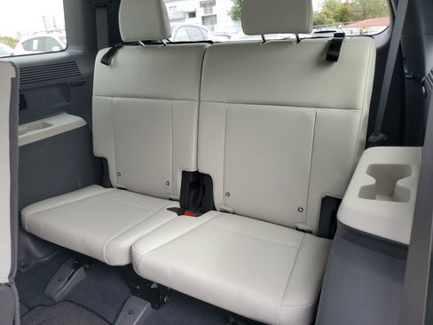 Used 2025 Hyundai Santa Fe SEL image 14