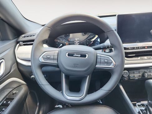 Used 2024 Jeep Compass Latitude AWD/4WD image 14