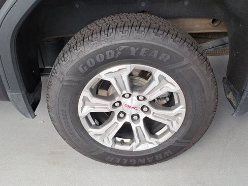 Used 2025 GMC Sierra 1500 SLT RWD image 32