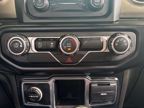 Used 2019 Jeep Wrangler Unlimited Sport AWD/4WD image 23