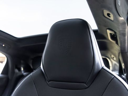 Certified 2025 Porsche Cayenne GTS AWD/4WD image 28