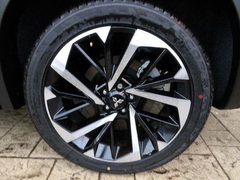 New 2025 Mitsubishi Outlander SEL image 13