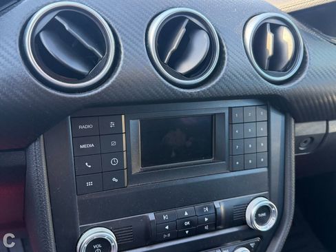Used 2019 Ford Mustang Coupe RWD image 17