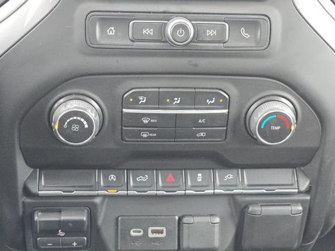 Used 2022 Chevrolet Silverado 1500 Custom image 18