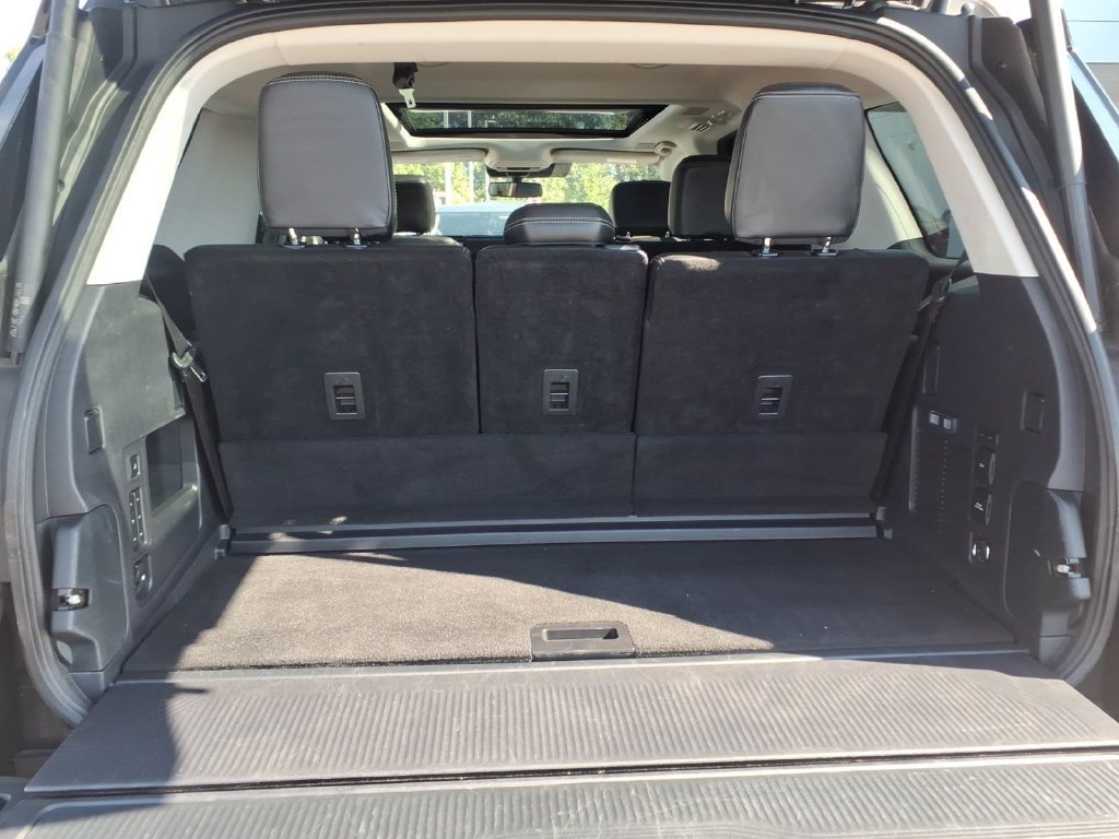 Used 2025 Ford Expedition Platinum w/ Driver's Package AWD/4WD image 18
