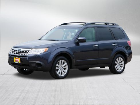 Used 2012 Subaru Forester 2.5X Premium w/ All-Weather Pkg AWD/4WD image 3