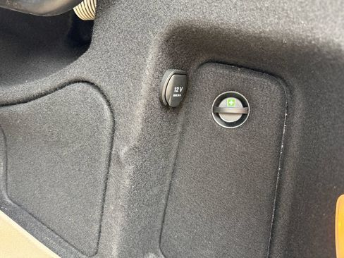 Used 2015 Mercedes-Benz E 350 4MATIC Sedan image 28