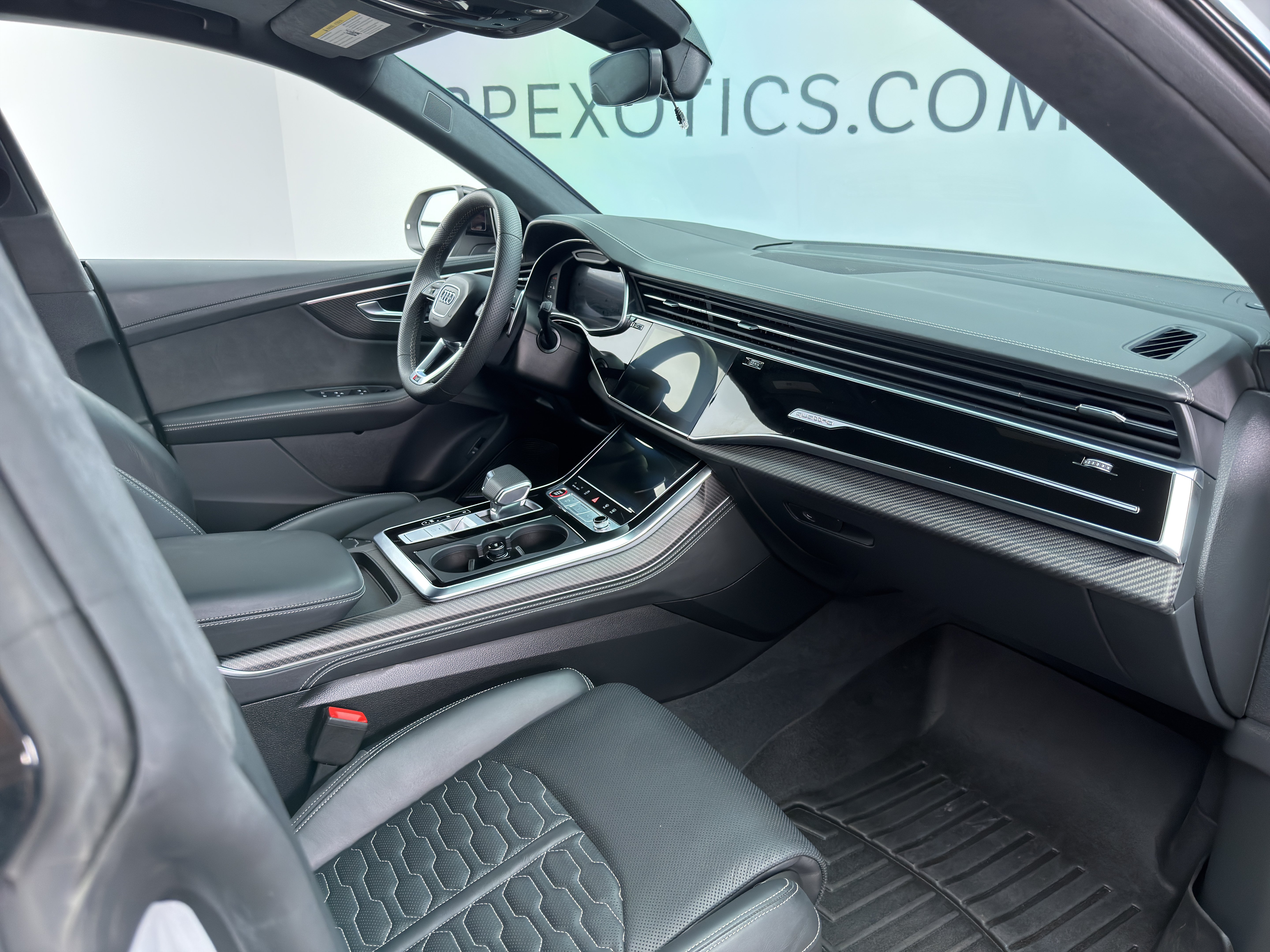 Used 2024 Audi RS Q8 AWD/4WD image 18