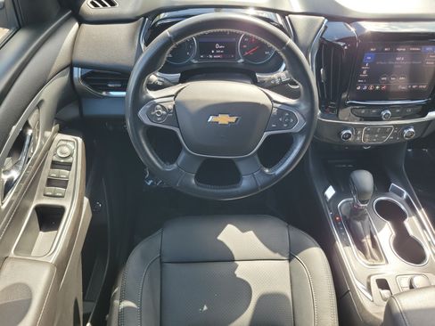 Used 2022 Chevrolet Traverse LT FWD image 20