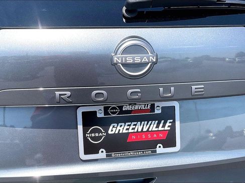 Certified 2025 Nissan Rogue S FWD image 9