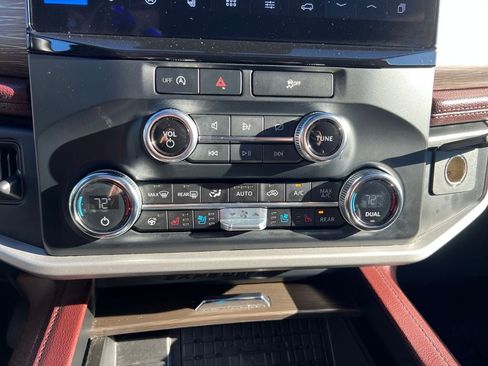 Used 2023 Ford Expedition Max Limited image 18