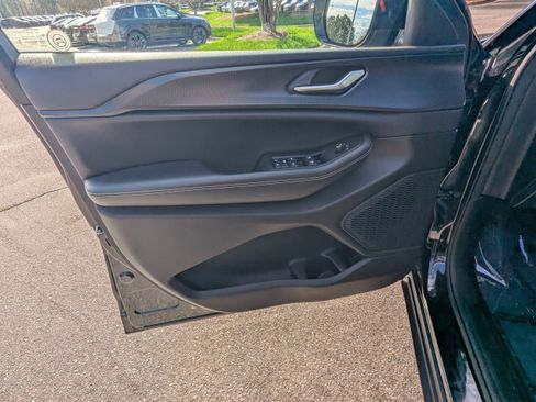 Used 2023 Jeep Grand Cherokee L Laredo image 18