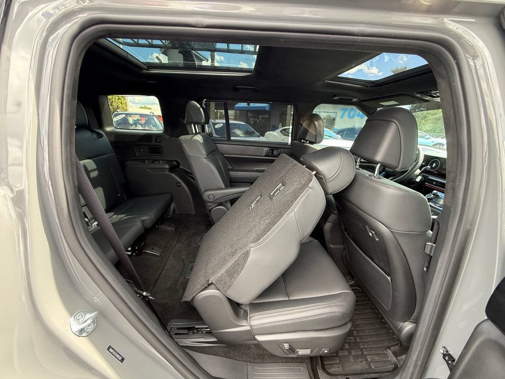 Used 2025 Hyundai Santa Fe Calligraphy FWD image 42