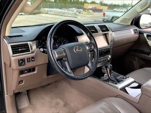 Used 2019 Lexus GX 460 image 16