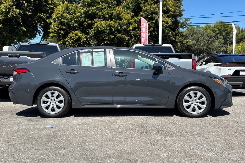 Certified 2025 Toyota Corolla LE FWD image 2