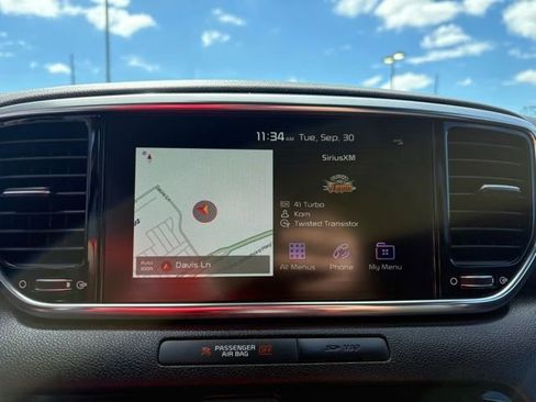 Used 2022 Kia Sportage EX w/ EX Technology Package image 15