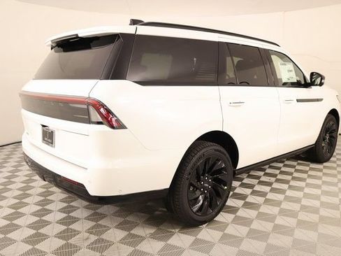 New 2025 Lincoln Navigator Reserve w/ Jet Appearance Package image 22