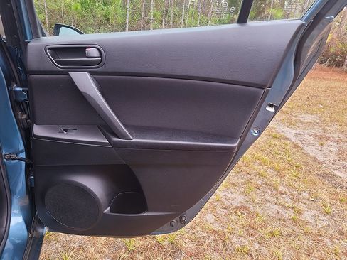 Used 2010 MAZDA MAZDA3 i Sport image 29