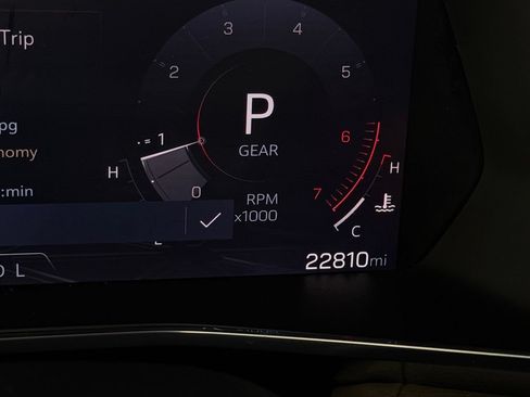 Used 2025 GMC Canyon Denali AWD/4WD image 16
