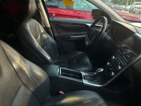 Used 2015 Volvo XC60 T6 AWD/4WD image 4