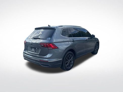 Used 2022 Volkswagen Tiguan SE image 5