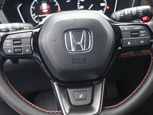 Used 2025 Honda Pilot TrailSport image 14