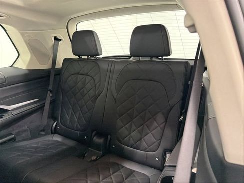 Used 2024 BMW X7 xDrive40i image 18