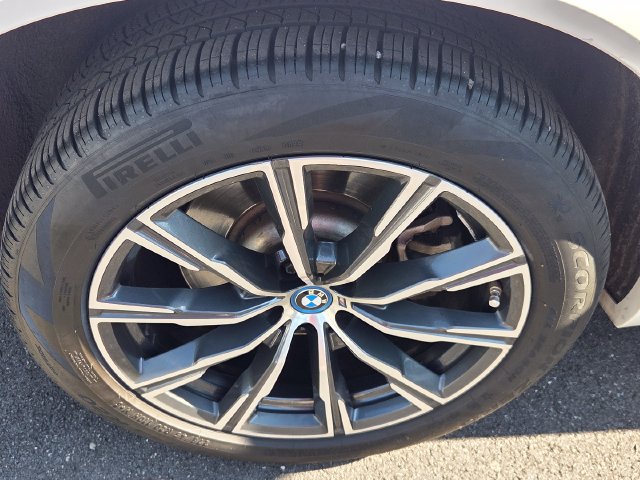 Certified 2024 BMW X5 xDrive50e w/ Executive Package AWD/4WD image 9