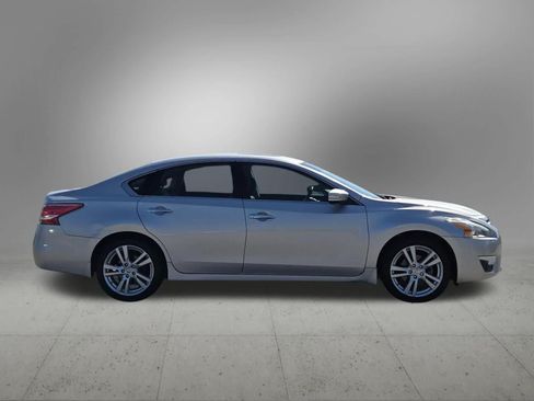 Used 2013 Nissan Altima 3.5 SL FWD image 7