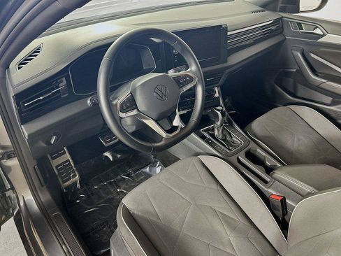 Certified 2025 Volkswagen Jetta Sport FWD image 9