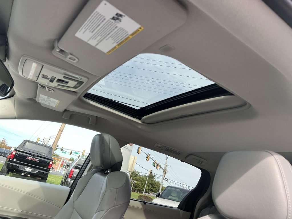 Used 2022 Toyota Sienna XLE w/ XLE Plus Package AWD/4WD image 24
