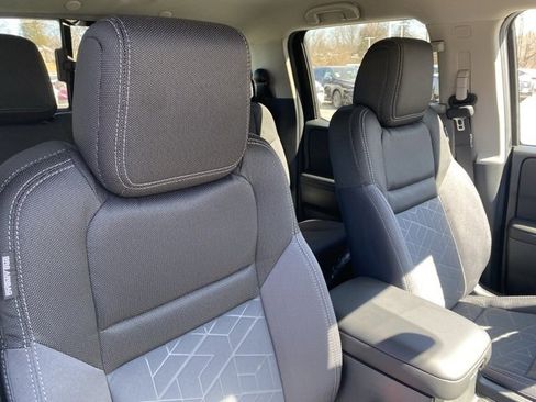 New 2025 Nissan Frontier SV image 28