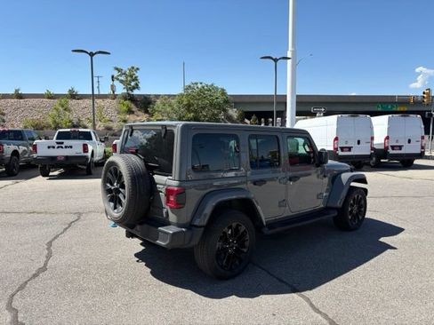 Used 2023 Jeep Wrangler Unlimited Sahara w/ Cold Weather Group AWD/4WD image 5