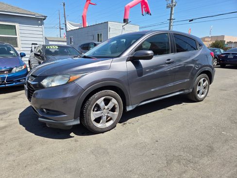 Used 2017 Honda HR-V EX image 1