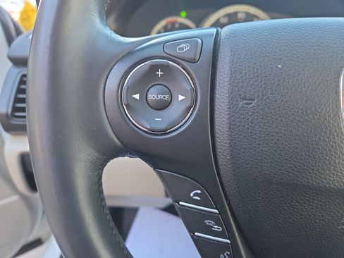 Used 2015 Honda Accord EX-L image 18