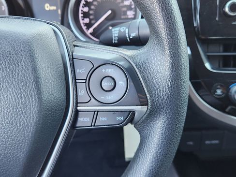 Used 2022 Toyota Camry LE image 33