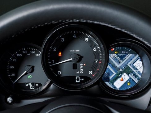 Certified 2025 Porsche Macan image 21