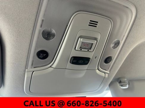 Used 2022 Toyota Prius Limited FWD image 16