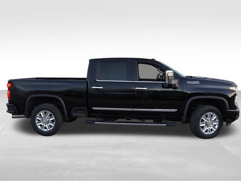 Certified 2024 Chevrolet Silverado 3500 High Country w/ High Country Premium Package AWD/4WD image 3