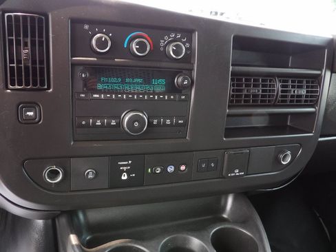 Used 2020 GMC Savana 2500 Extended w/ Driver Convenience Package RWD image 12