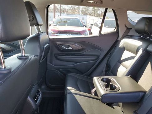 Used 2023 GMC Terrain SLT image 14