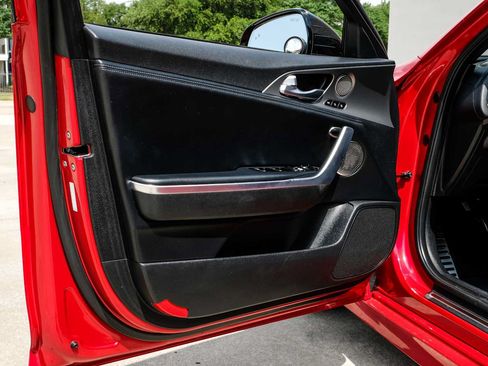 Used 2018 Kia Stinger GT1 RWD image 41
