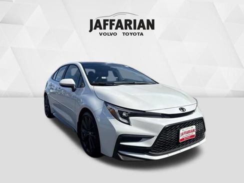 Certified 2025 Toyota Corolla XSE FWD image 1