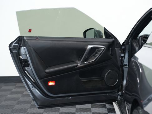 Used 2009 Nissan GT-R Premium image 22