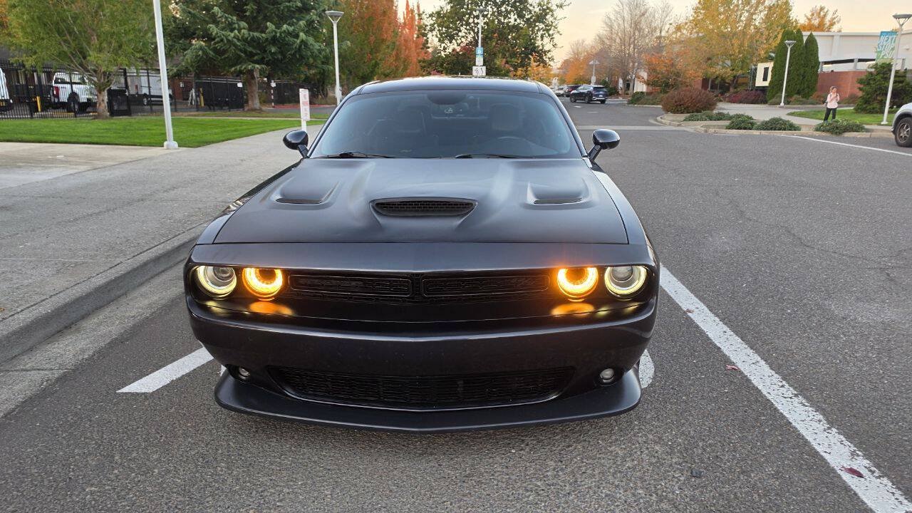 Used 2016 Dodge Challenger R/T Scat Pack w/ Leather Interior Group RWD image 2